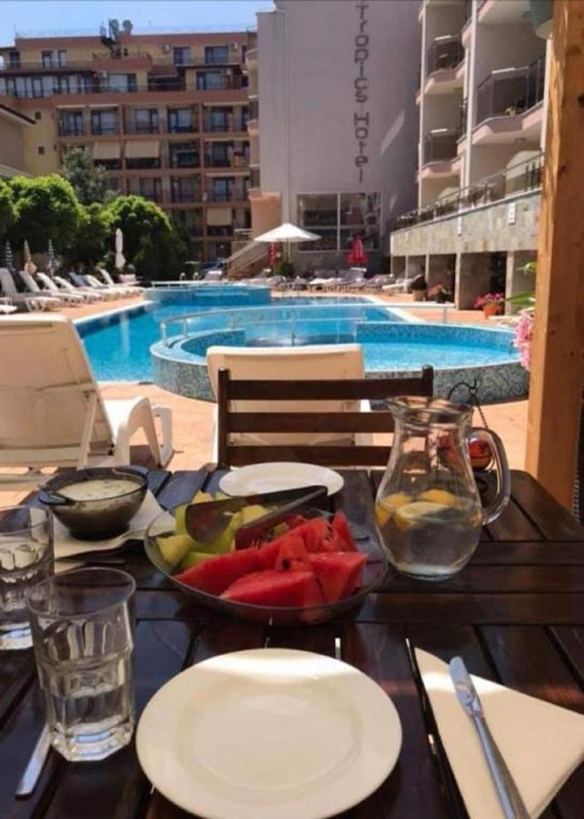 Tropics Hotel Sveti Vlas Exterior foto