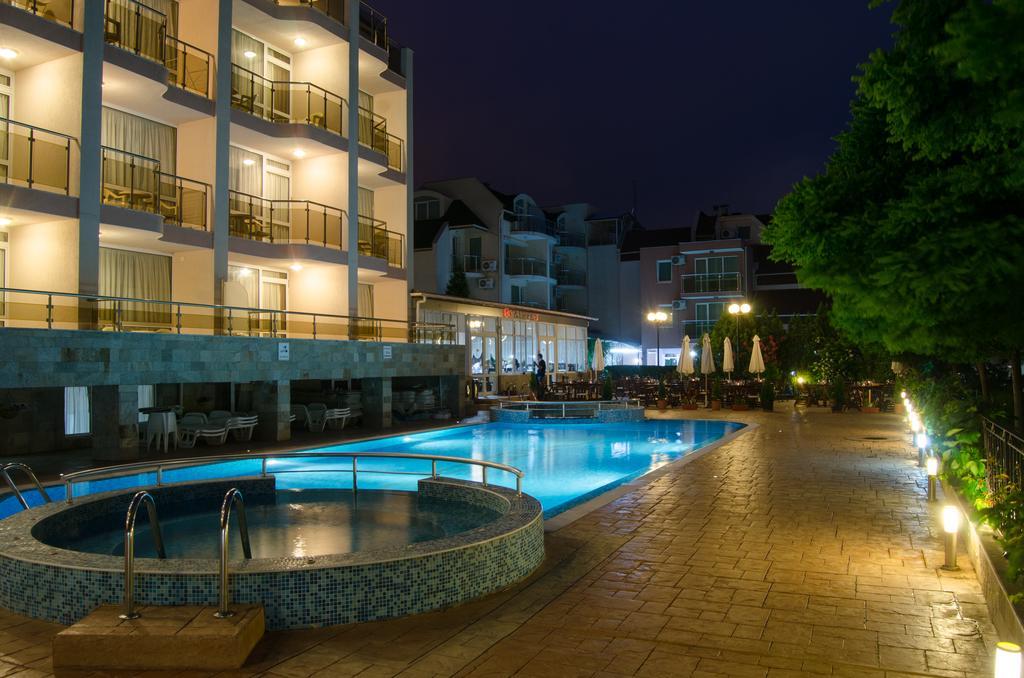 Tropics Hotel Sveti Vlas Exterior foto