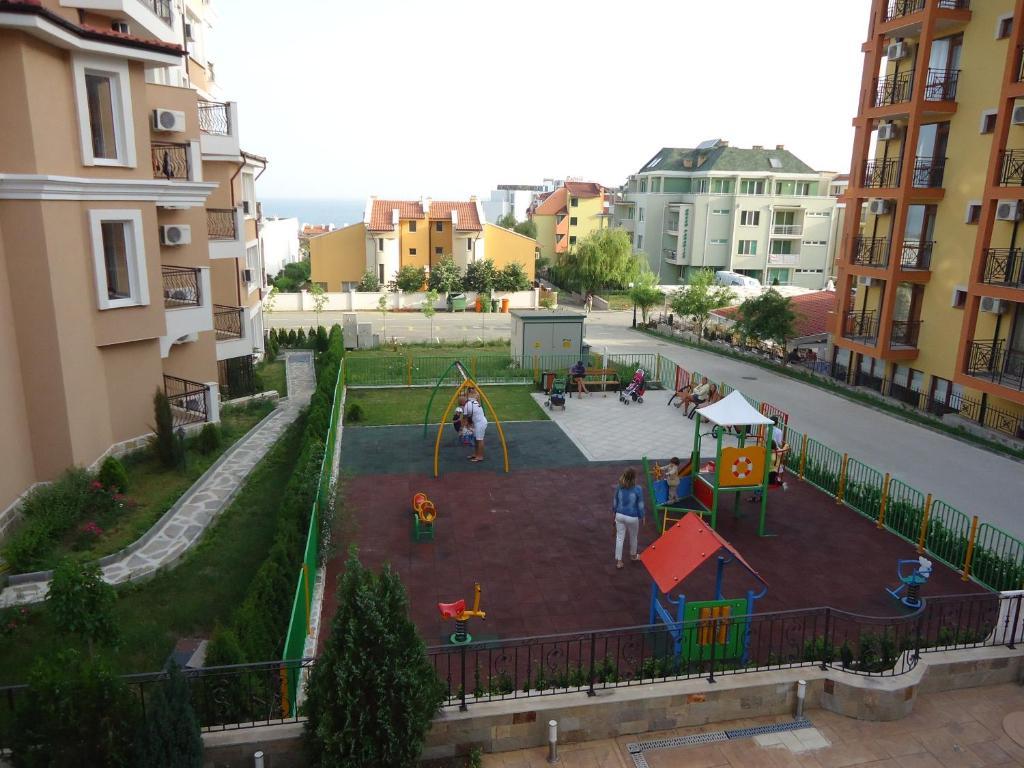 Tropics Hotel Sveti Vlas Exterior foto